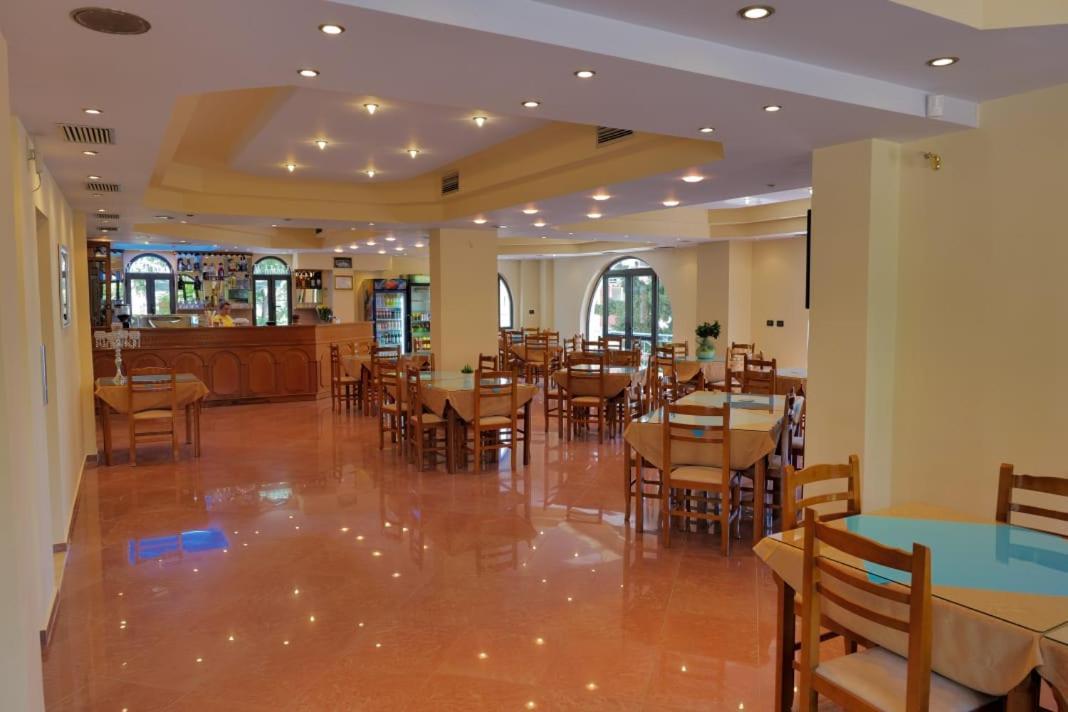 Blue Heaven Hotel Саранде Екстериор снимка