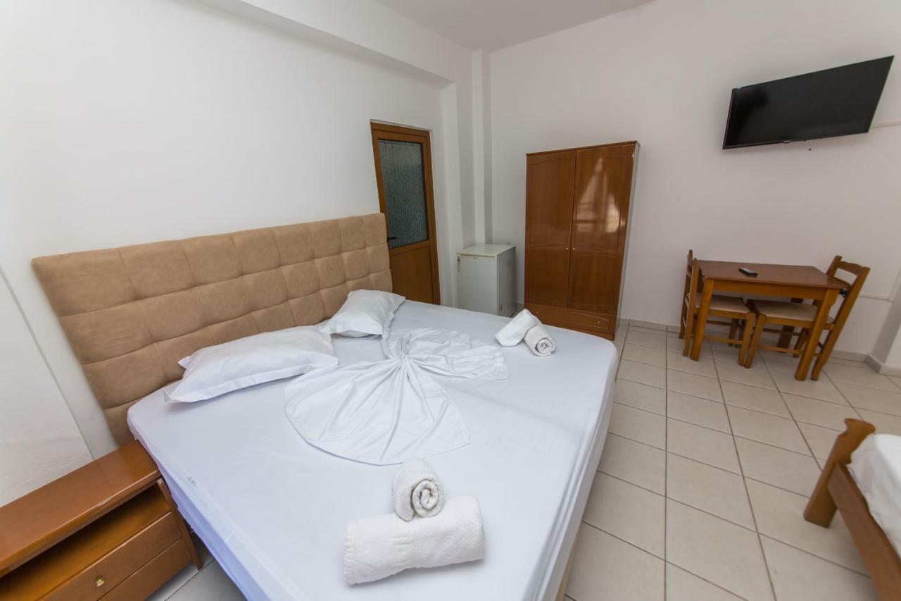 Blue Heaven Hotel Саранде Екстериор снимка
